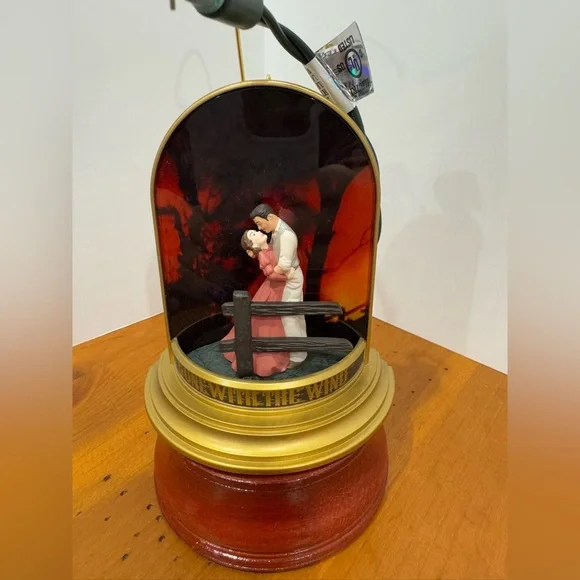 Hallmark vintage Gone With the Wind flickering light up ornament collectable - Picture 3 of 5